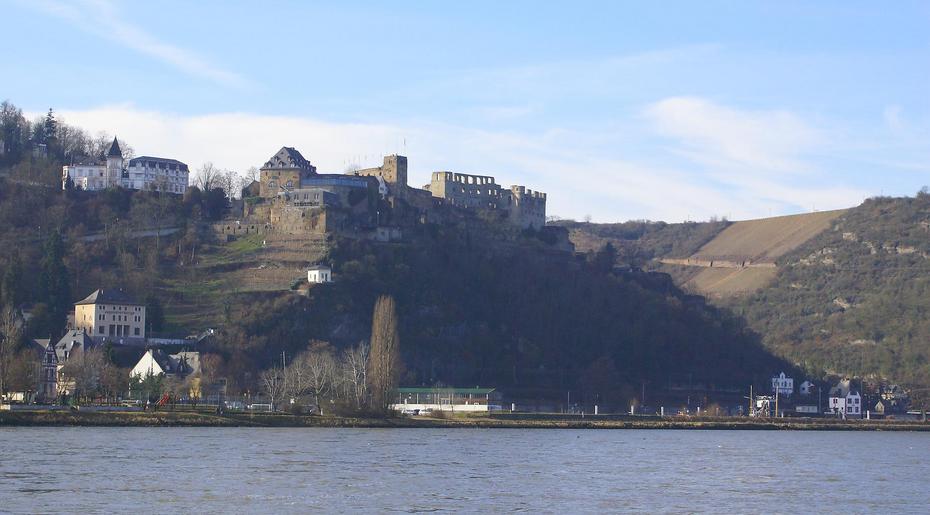 Burg Rheinfels vom Rhein