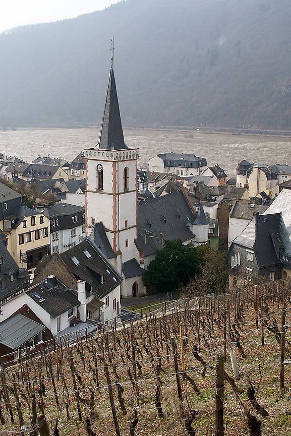 Die Kirche von Assmannshausen vom H?llenberg