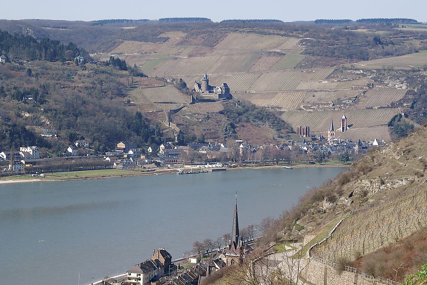 Bacharach auf der anderen Rheinseite