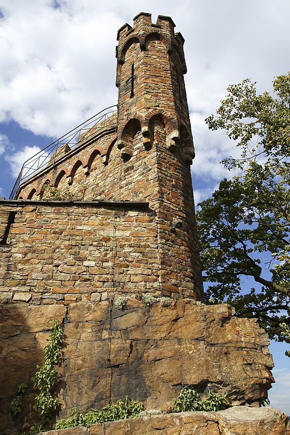 Turm zur Rheinseite