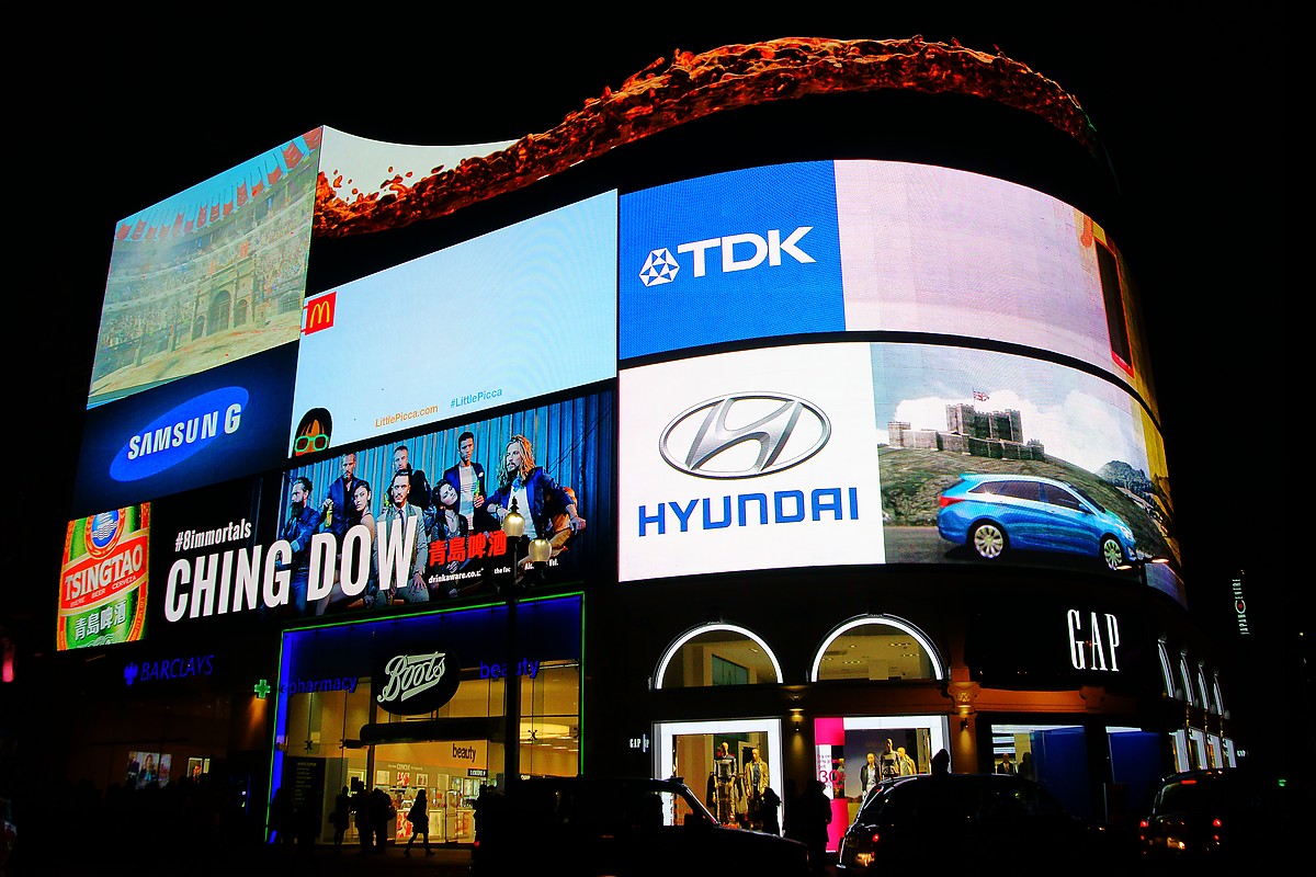 View Piccadilly Circus Nachts Gif